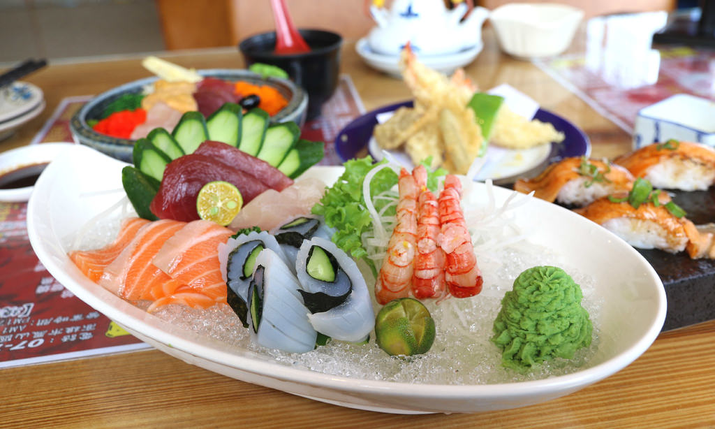 【高雄.鳳山區】蒲田和食料理。日本料理：刺身∣壽司∣生魚握∣丼飯∣手捲∣揚物∣燒物∣冷物沙拉，平價滿足吃飽飽 @緹雅瑪 美食旅遊趣