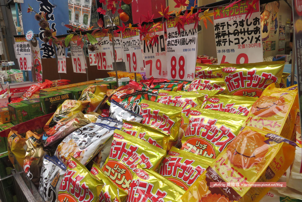 【大阪購物】お菓子のデパート よしや 。黒門市場店：好好買零食店舖 @緹雅瑪 美食旅遊趣