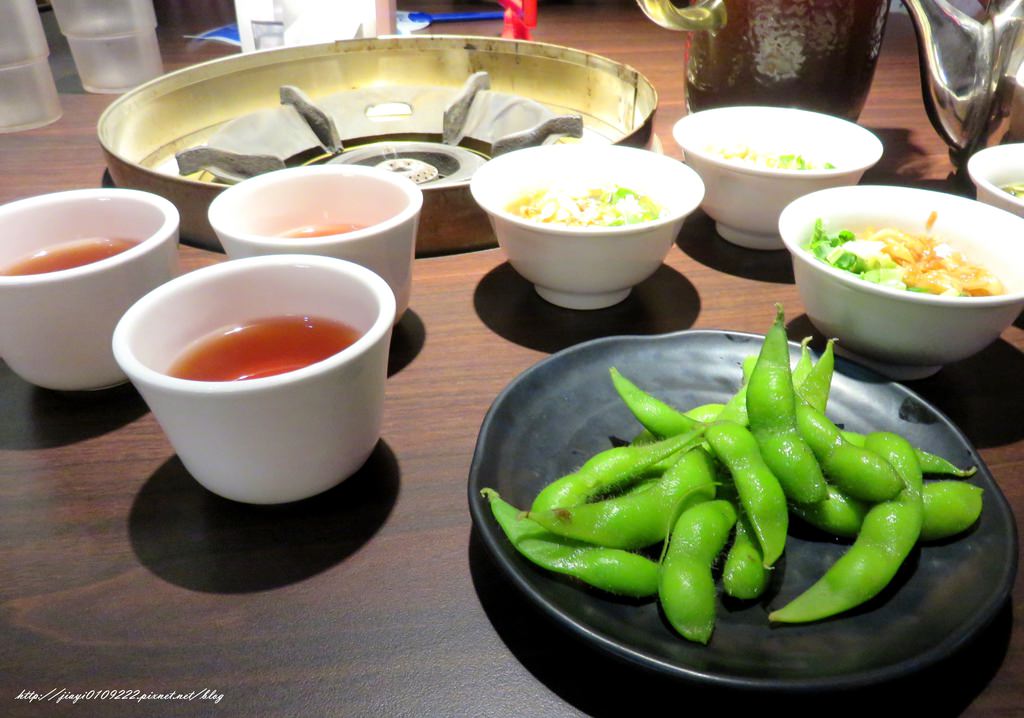 【台南.永康區】蜀姥香麻辣鍋。永康店：成都老師傅的道地麻辣鍋，鴨血豆腐免費續加、免低消！！ @緹雅瑪 美食旅遊趣