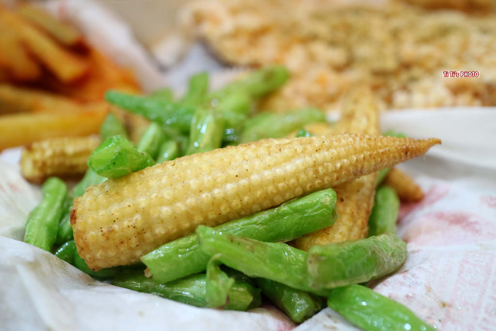 【台南.中西區】食香客雞會站雞排茶飲。台南北門總店：火烤香雞排.科學麵脆皮雞排.脆皮雞排，飲品配雞排折價5元唷！ @緹雅瑪 美食旅遊趣