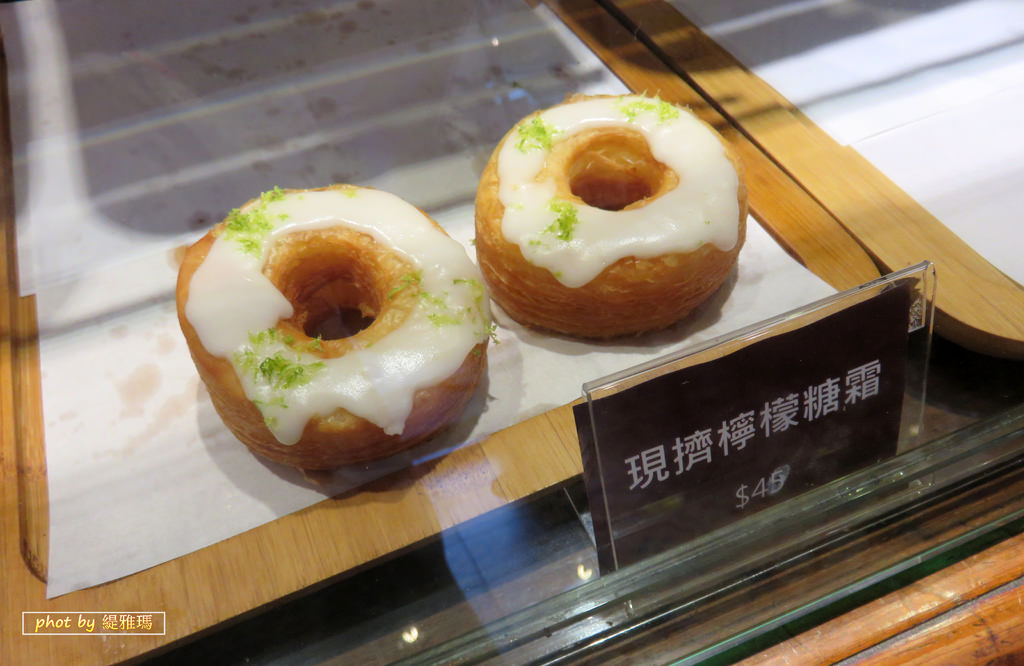 【台南.中西區】Cronutt 可拿滋。台南店：可頌Croissant+甜甜圈Donut的終極概念 @緹雅瑪 美食旅遊趣