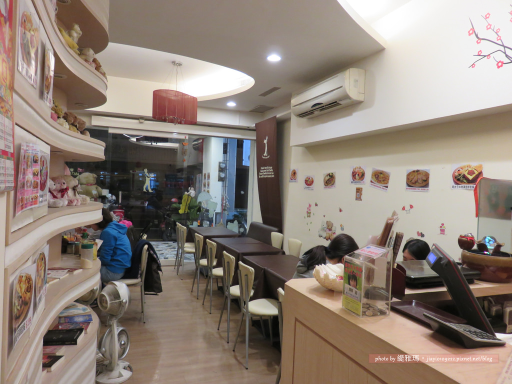 【台南.東區】提摩希歐式連鎖餐坊。東安店：鬆餅版起士歐姆蛋三明治、營養兼具味美的料理！！ @緹雅瑪 美食旅遊趣