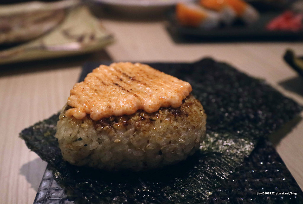 【台南.中西區】一緒燒 日式串燒居酒屋：炙燒鮭魚卷、串燒、握壽司，平價美味 日式家庭料理食堂 @緹雅瑪 美食旅遊趣