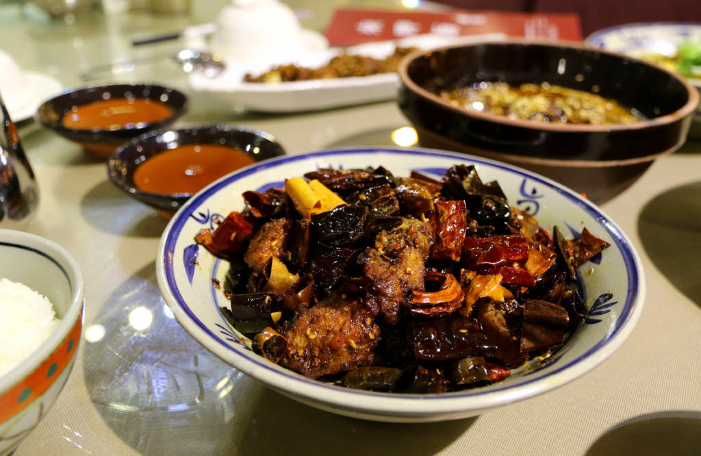 【台南.南區】來呷飯 川食堂：精心挑選天然食材，搭配道地川味辛香料的平價川菜料理 @緹雅瑪 美食旅遊趣