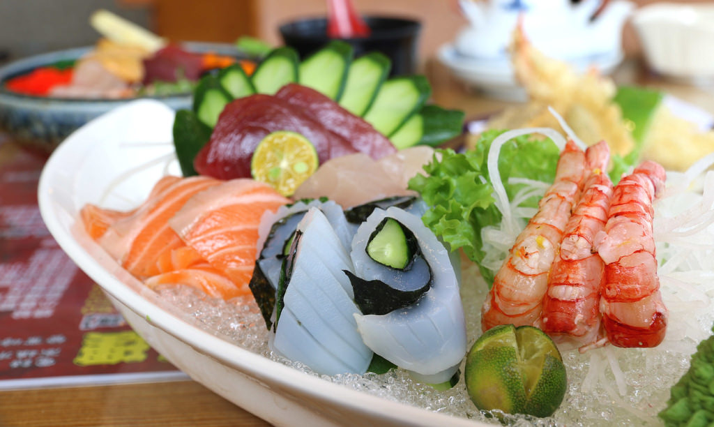 【高雄.鳳山區】蒲田和食料理。日本料理：刺身∣壽司∣生魚握∣丼飯∣手捲∣揚物∣燒物∣冷物沙拉，平價滿足吃飽飽 @緹雅瑪 美食旅遊趣