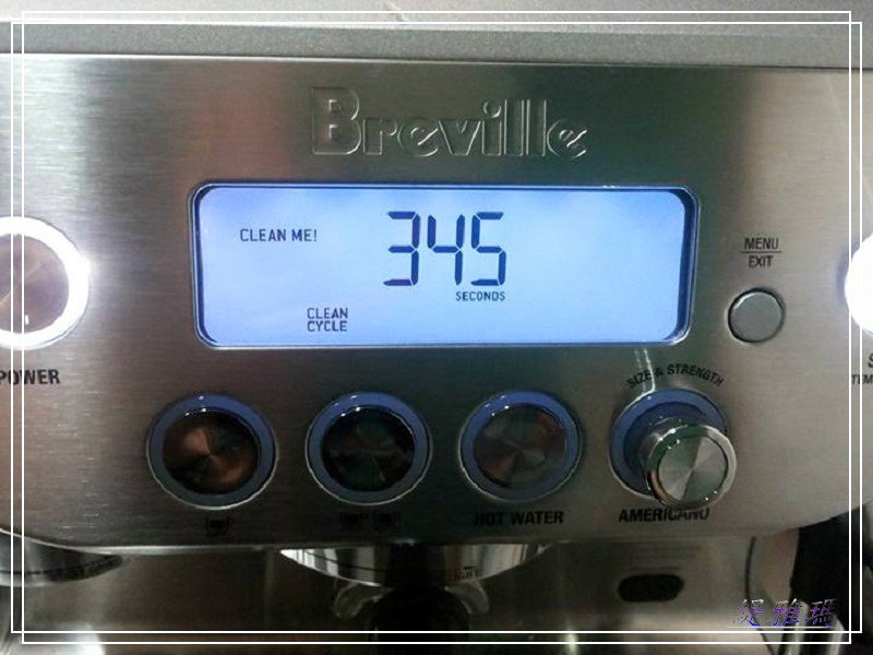 Breville BES980XL 智慧型半自動式咖啡機.自動磨+填壓+打奶泡.在家自己就是職業級咖啡師 @緹雅瑪 美食旅遊趣