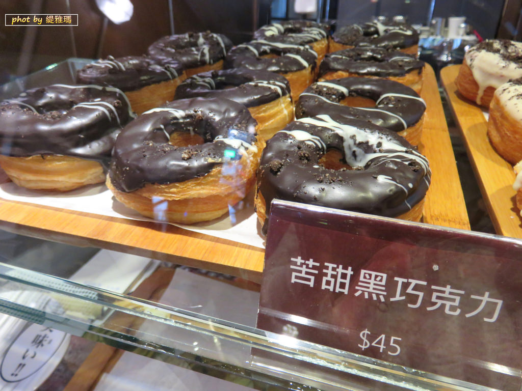 【台南.中西區】Cronutt 可拿滋。台南店：可頌Croissant+甜甜圈Donut的終極概念 @緹雅瑪 美食旅遊趣