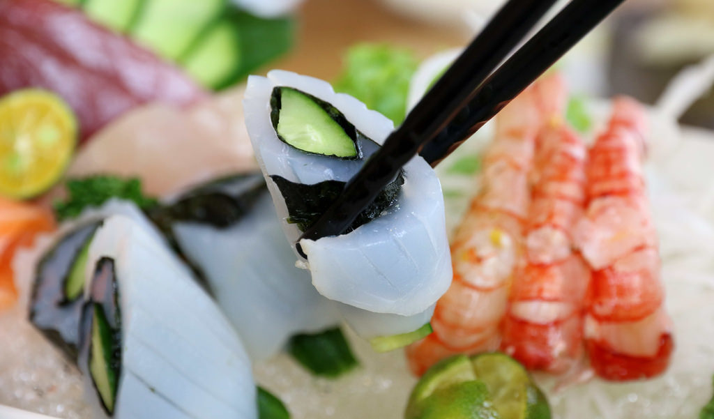 【高雄.鳳山區】蒲田和食料理。日本料理：刺身∣壽司∣生魚握∣丼飯∣手捲∣揚物∣燒物∣冷物沙拉，平價滿足吃飽飽 @緹雅瑪 美食旅遊趣