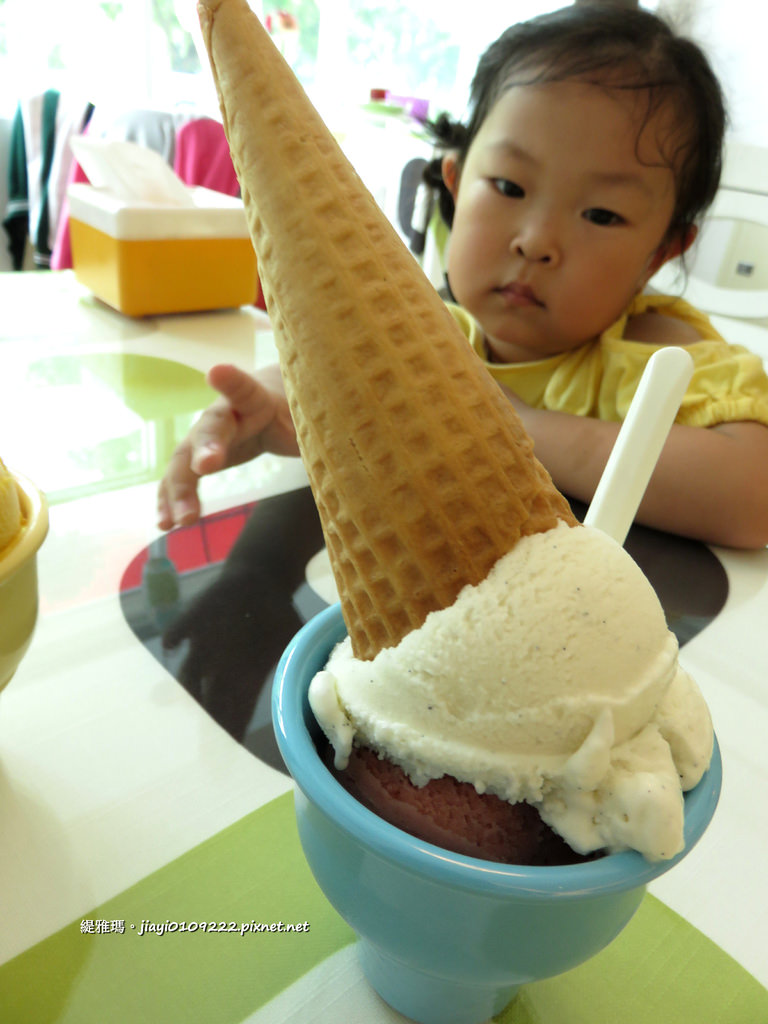 【嘉義.東區】三隻小兔義式冰淇淋餐廳。親子餐廳：自家栽種水果的義式冰淇淋複合式餐廳，親子好去處！ @緹雅瑪 美食旅遊趣