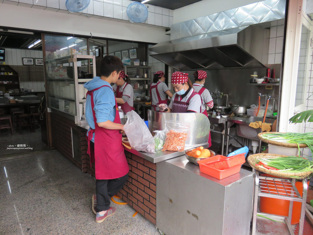 【宜蘭.礁溪鄉】合鴨米灶腳：三杯會鴨肉、鴨肉切盤、鴨血湯 @緹雅瑪 美食旅遊趣