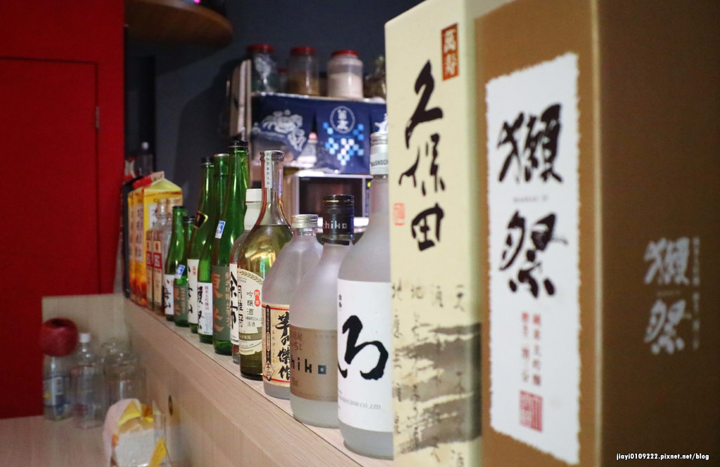 【台南.中西區】一緒燒 日式串燒居酒屋：炙燒鮭魚卷、串燒、握壽司，平價美味 日式家庭料理食堂 @緹雅瑪 美食旅遊趣