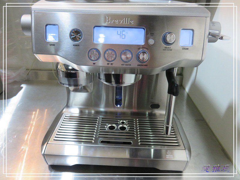 Breville BES980XL 智慧型半自動式咖啡機.自動磨+填壓+打奶泡.在家自己就是職業級咖啡師 @緹雅瑪 美食旅遊趣