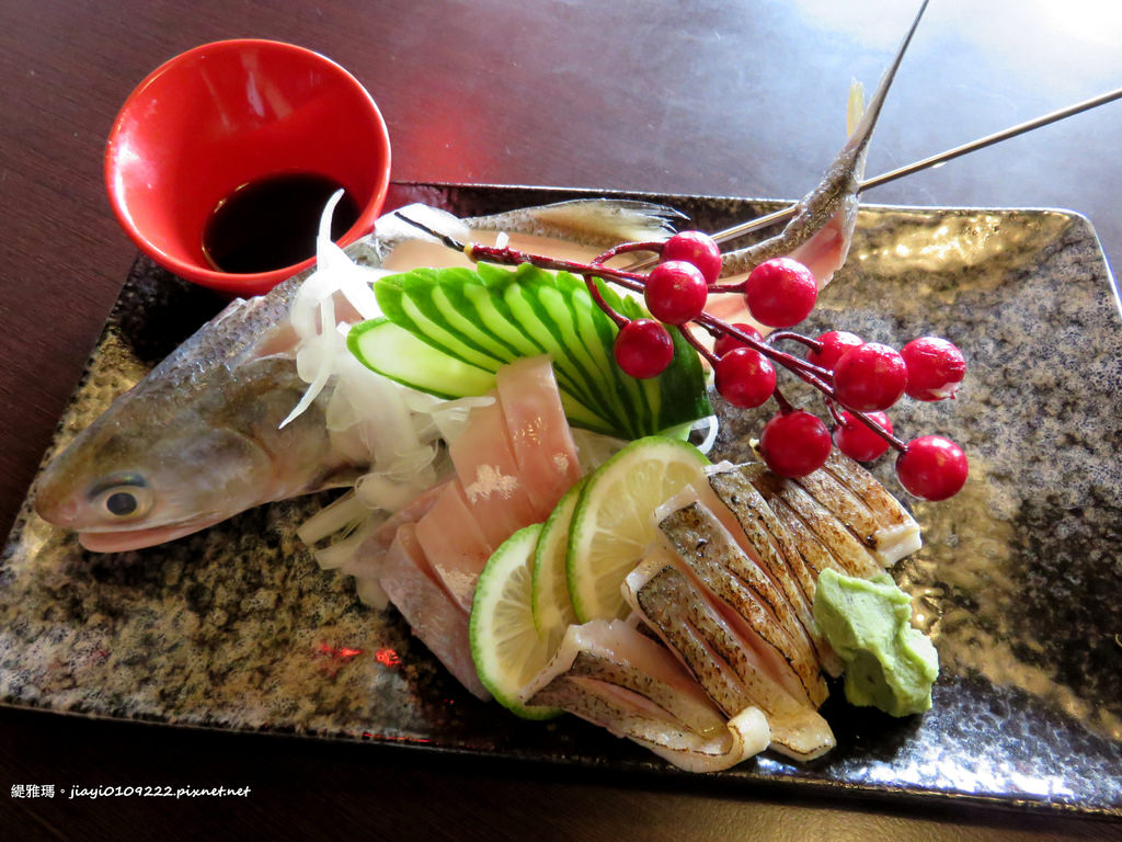 【高雄.新興區】もしもし小料理。居酒屋：食尚玩家也來踩店的台北市東區知名居酒屋移店來高雄囉！！ @緹雅瑪 美食旅遊趣