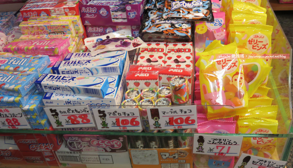 【大阪購物】お菓子のデパート よしや 。黒門市場店：好好買零食店舖 @緹雅瑪 美食旅遊趣