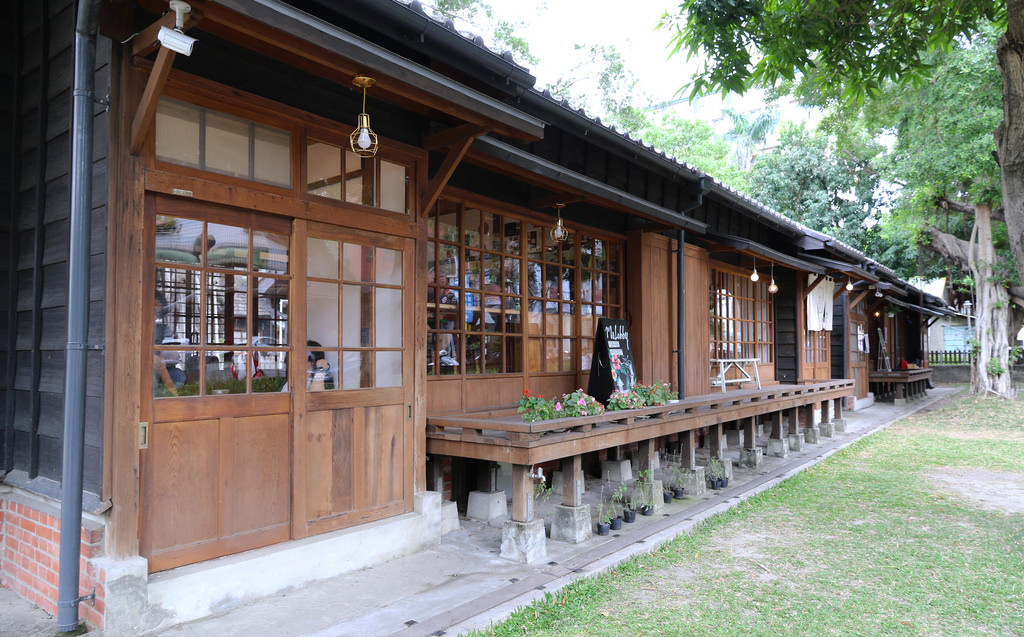 【雲林景點】斗六雲中街生活聚落：吃喝走透透半日小旅行，結實纍纍土芒果樹~好想打芒果 @緹雅瑪 美食旅遊趣